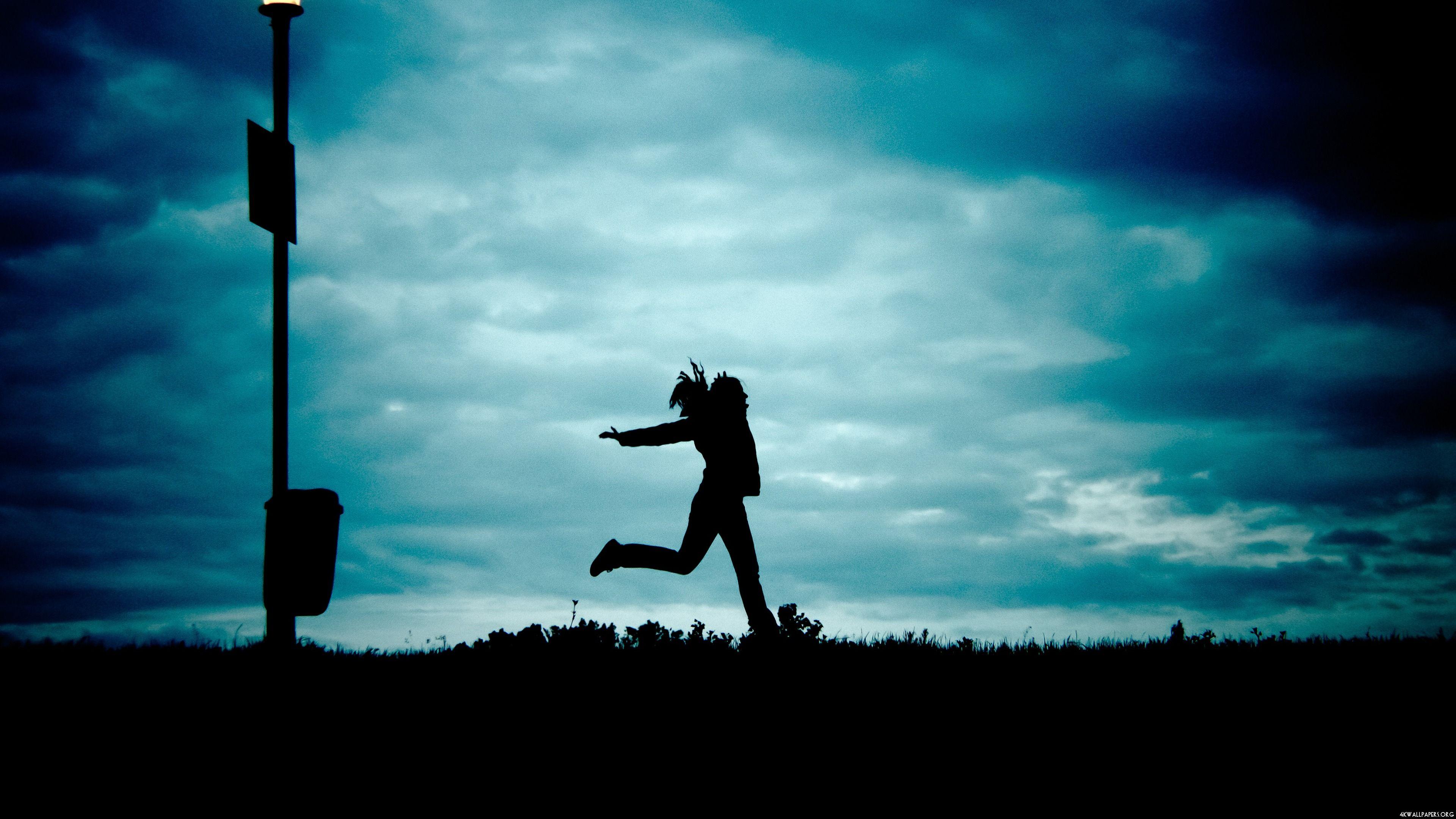 Altın Bileziğin Eş Zamanlı Yansıması