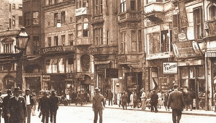 FELATUN BEY VE RAKIM EFENDİ ROMANI ÜZERİNE